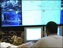 A Boston trafﬁc engineer watched trafﬁc ﬂow around the city from the Trafﬁc Management Center in City Hall yesterday.
