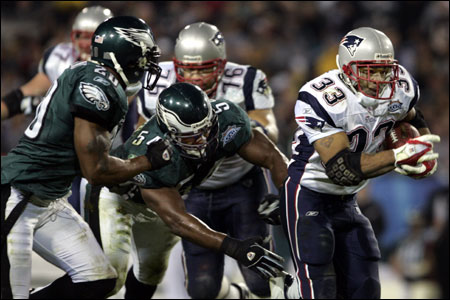 Kevin Faulk helped slow down the Eagles' pass rush, catching two screen passes for 27 yards.