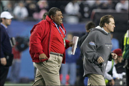 After running things behind Bill Belichick, Romeo Crennel reportedly will get $10 million-$12 million to lead the Browns.