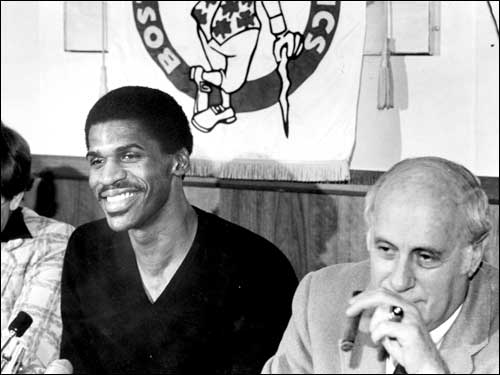 Robert Parish joins Auerbach at a signing in 1981.