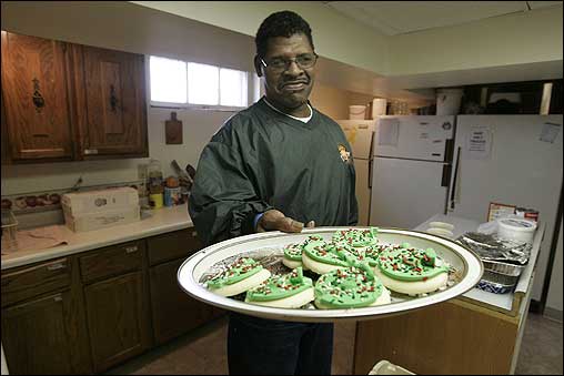 ''There's a sweet spirit about him; he's a humble man,' said chaplain Don Konrad, director of the Men's Ministry of the Columbus Rescue Mission. Spinks helps in the homeless shelter's kitchen.