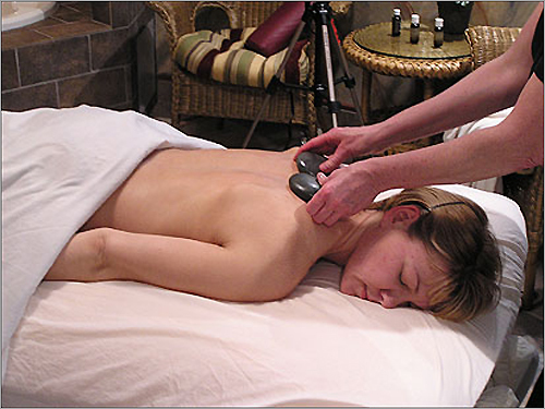 Hot stone massage at Tu Moda.