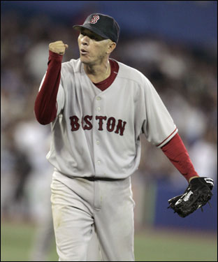 Red Sox pitcher Julian Tavarez celebrated his complete -game win against the Toronto Blue Jays.