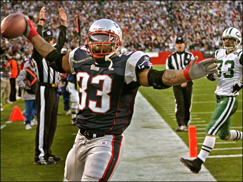Kevin Faulk waltzed into the end zone untouched to put New England up 30-16 in the fourth quarter.
