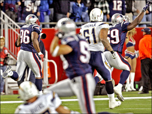 Patriots defenders cheered as Thomas raced to the end zone.