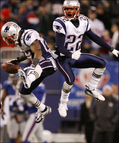 Patriots: Asante Samuel, Ellis Hobbs, Rodney Harrison, James Sanders, Randall Gay, Eugene Wilson, Brandon Meriweather, Willie Andrews, Mel Mitchell, Ray Ventrone Jaguars: Rashean Mathis, Brian Williams, Sammy Knight, Reggie Nelson, Scott Starks, Terry Cousin, Chad Nkang, Jamaal Fudge, Aaron Glenn, Lamont Thompson In New England, the all-important communication in the secondary runs through Harrison, as he aligns the back end of the field. Samuel has had another solid season, his instincts shining through. Gay is the nickel back. If the team goes to a six-defensive back package, it would probably be Wilson.