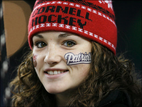 Patriots&#39; fan <b>Sarah McCaffery</b>, of Taunton, awaited the start of the game. - 1200184704_5825