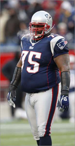 Ty Warren, Vince Wilfork, Richard Seymour, Jarvis Green, Le Kevin Smith, Rashad Moore With newly crowned Pro Bowler Wilfork (pictured) anchoring the interior of a 3-man line, the Patriots have the important piece in which to build around for any 3-4 defense. The prototype build for the position at 6-2, 325 pounds, Wilfork eats up space and occupies multiple blockers, allowing the linebackers to scrape free behind him and make more uncontested plays. Meanwhile, the end play was particularly solid in the AFC title game, as Seymour appears to have turned a significant health-related corner on the right side, and Warren continues his unsung play on the left side. Green comes on in sub packages.