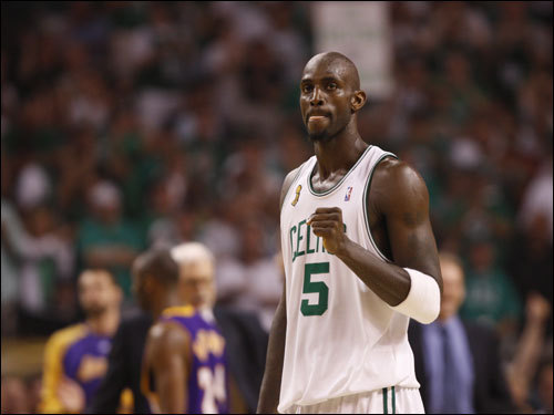 Kevin Garnett reacted during the game.
