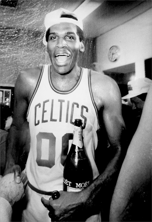 Robert Parish shares why he thinks the Celtics are struggling by