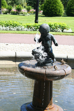 The remainder of Boston's traditional fountains are scattered in the Boston Common and the Public Garden. At left, this fountain in the Public Garden of a boy on a rock almost getting splashed in the face is one of four similar fountains dating to 1861 by Ebenezar Johnson.