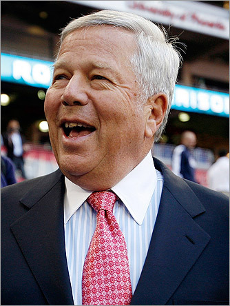 For...Both? Patriots owner Robert Kraft has donated money to the campaigns of both McCain and Obama, according to CQ MoneyLine, a database of campaign contributions.