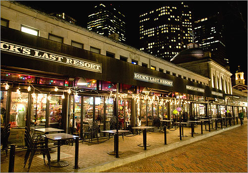 Laissez les bons temps rouler Hypothetically speaking: If Mardi Gras took place in Boston, it would most likely happen in Faneuil Hall, right? Fat Tuesday revelers packed Dick's Last Resort last night for the $2.75 Southern Comfort Hurricanes and R&B music by local band Soul City. Voila: A trip to Bourbon Street sans the expensive airfare.
