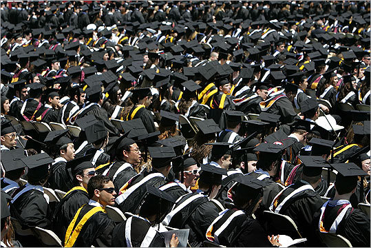 May and June are busy months for the Boston area, with dozens of colleges holding commencement ceremonies across the city. From the first week of May through the first week of June, the Boston area will be abuzz with proud parents, extended family members, and celebratory graduates. Read on to learn more about the major institutions' graduation schedules.