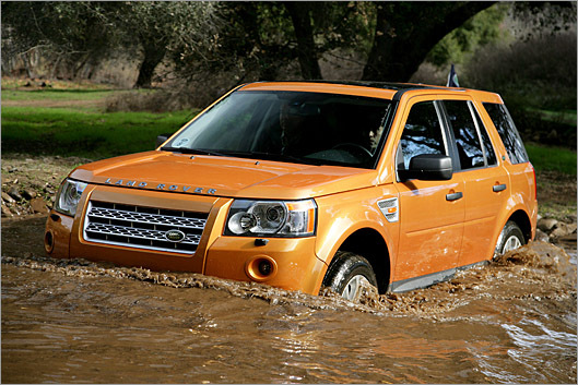 A small SUV with offroad chops The 2008 Land Rover LR2 is a compact luxury