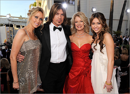 Leticia Cyrus, Billy Ray Cyrus, Mary Hart, and Miley Cyrus