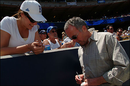frank mccourt angela. Dodgers owner Frank McCourt