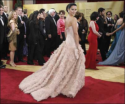 penelope cruz red carpet. Penelope Cruz on the red