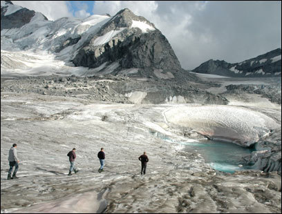 A group on a heli-hiking trip head to Yanert Glacier, just outside Denali National Park.