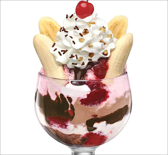 1941: One dandy split Friendly's version of the banana split has five scoops of ice cream, marshmallow and chocolate topping, a freshly sliced banana, sprinkles, walnuts, and a few pieces of strawberry or pineapple. The dessert was renamed the Jim Dandy in 1969.