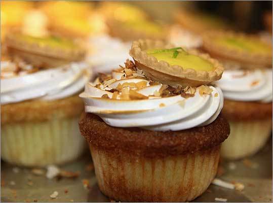 Isabelle's Curly Cakes