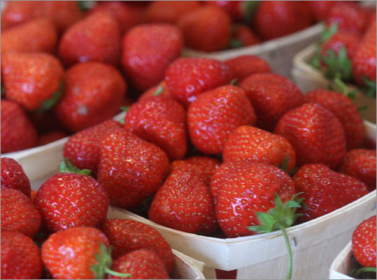 Strawberry salad with basil Ingredients: Strawberries, sugar, water, lemon juice, fresh basil Calories: 68 See the full recipe
