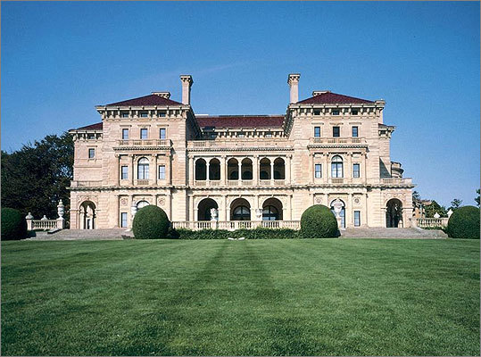 The Breakers, Newport Lois Griffin’s ancestors, the Pewterschmidts, live in the fictional Cherrywood Manor in Newport near the Breakers. Commissioned by Cornelius Vanderbilt II in 1893, the Breakers was built as the summer home of the Vanderbilt family. 44 Ochre Point Ave., 401-847-1000 , www.newportmansions.org