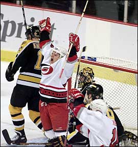 Forward Sami Kapanen celebrates his goal