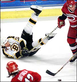 Steve Heinze gets off a pass