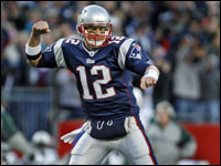 Tom Brady pumps his fist following his third quarter seven yard touchdown pass to Kevin Faulk.  <br> (Globe Staff Photo/Jim Davis)
<p>