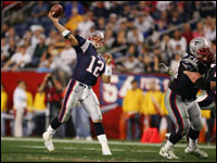 Patriots' Tom Brady passes the ball in the second quarter  