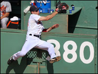 Jacoby Ellsbury makes a tremendous leaping catch in right field at Fenway.