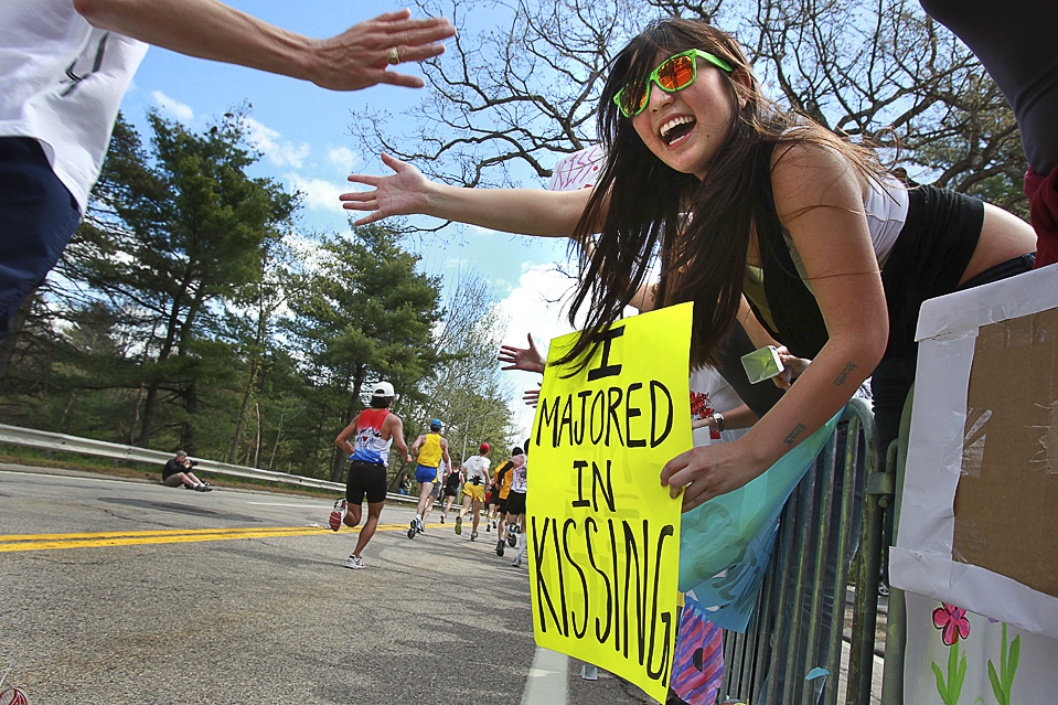 wellesley college boston marathon photos. Wellesley College student Lee