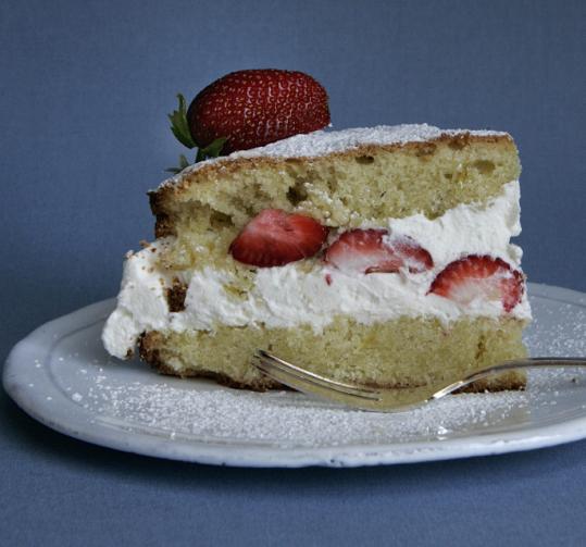 Strawberry Boston Cake