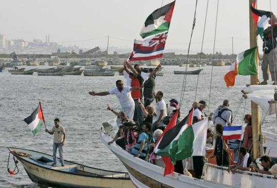 free gaza movement ships break siege arrive in Gaza
