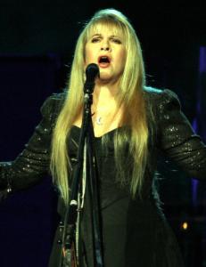 Stevie Nicks fronted Fleetwood Mac last night.