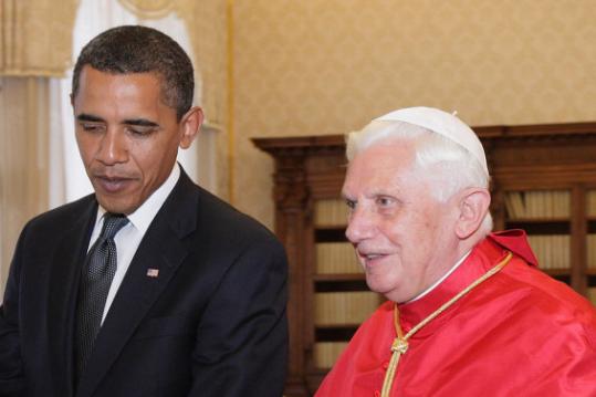 President Obama met with Pope Benedict XVI yesterday at the Vatican. He asked the pontiff’s prayers for Senator Edward M. Kennedy.