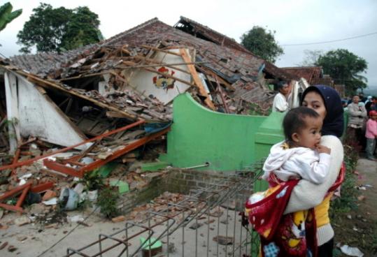Residents in the West Java town of Tasikmalaya surveyed the damage from the earthquake yesterday.