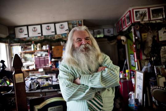 “They didn’t like each other,’’ Jann Eldnor said in an interview at his salon in the small community of San Marino, Calif.