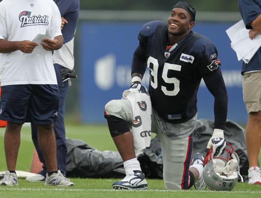 Former Bears player Mark Anderson is hoping to stand out among a large group of defensive linemen in Patriots training camp.