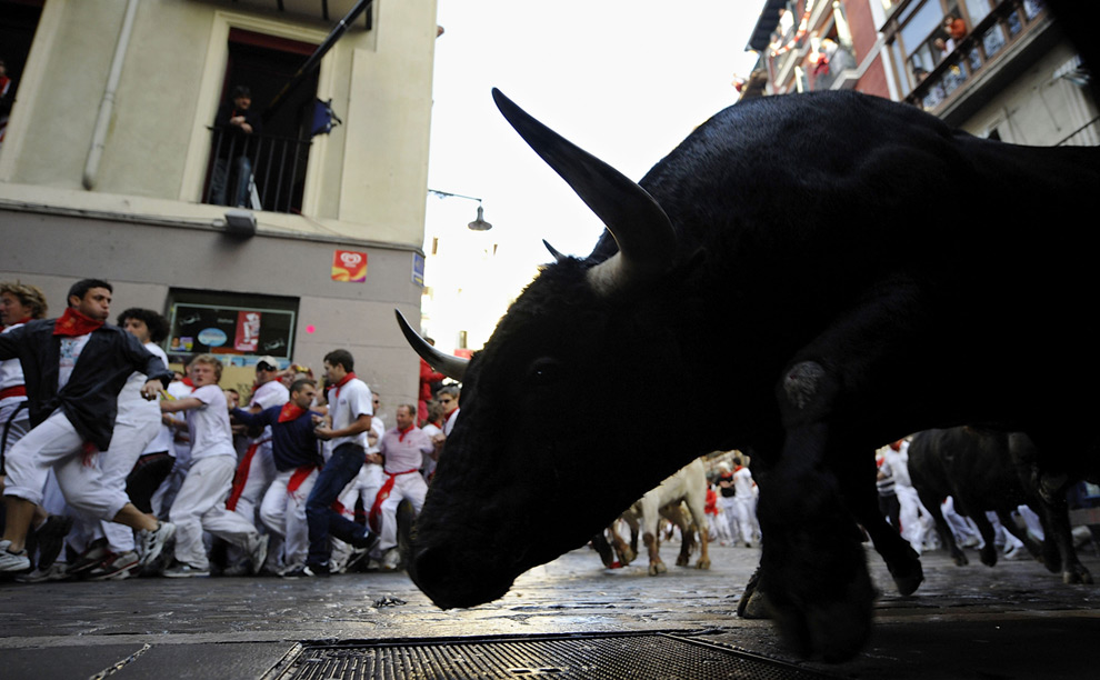 Running with the BULLS in Pamplona, Spain - The Big Picture - Boston.