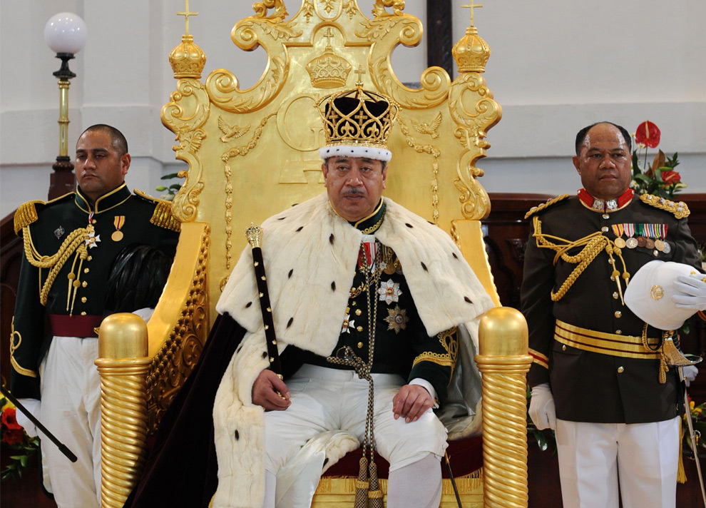 5 Pa/'anga Tonga Kingdom Pick New 2015 New King UNC /> Redesigned ND
