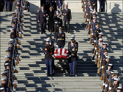 Picture of gerald r ford funeral #8