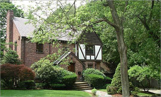 10 Wealthiest Us Suburbs Tudor House Old Mansions Tudor