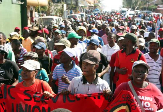 Protesters against Swaziland king clash with police - The Boston Globe